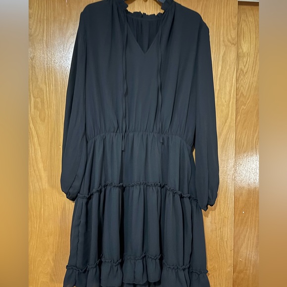 Flowy Black Dress - Picture 1 of 3